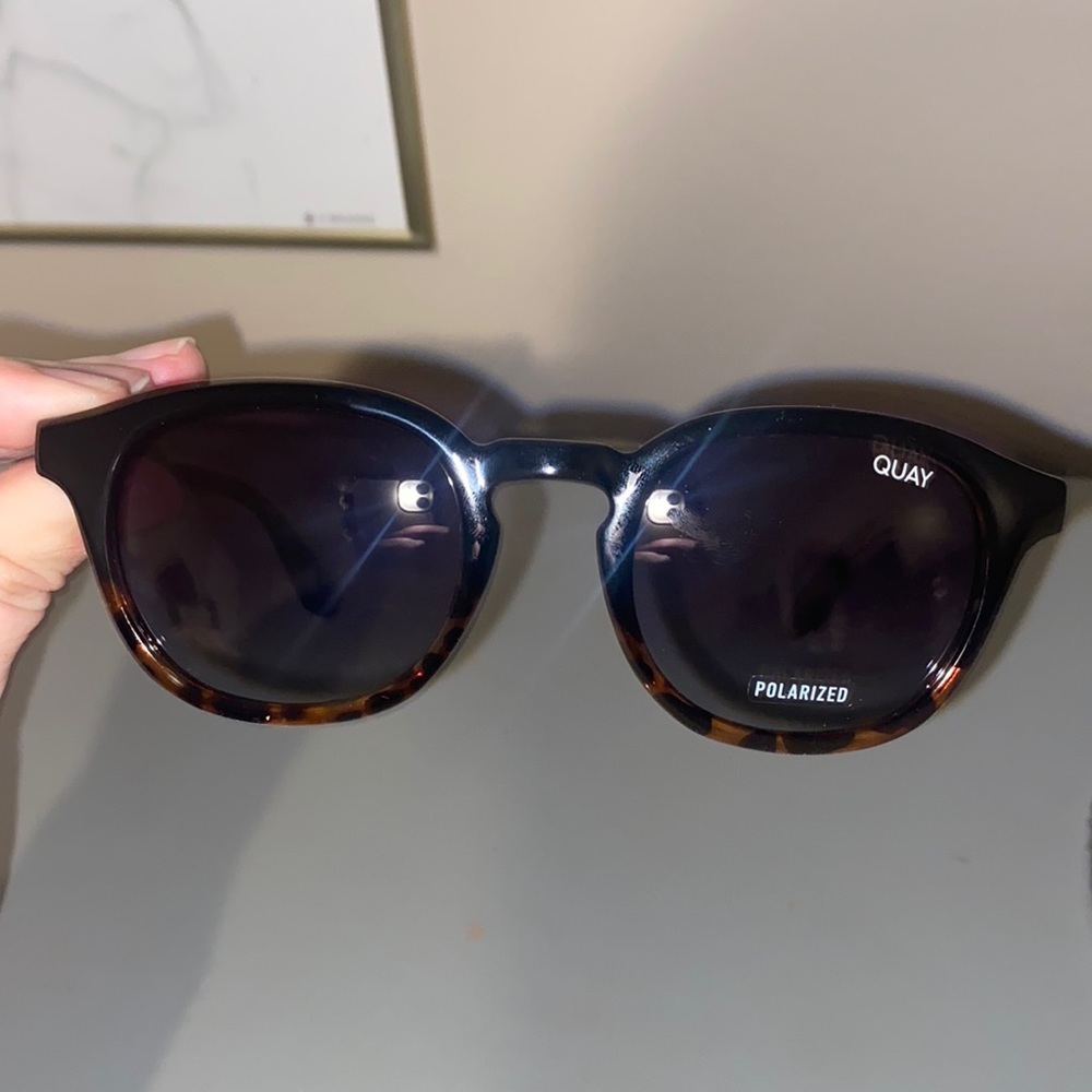 Quay WALK ON polarized sunglasses - BRAND NEW